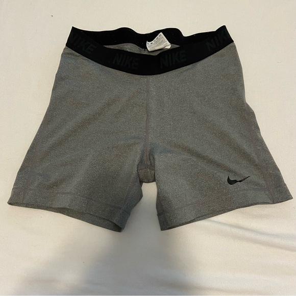 Nike 5inch biker shorts - Picture 2 of 4